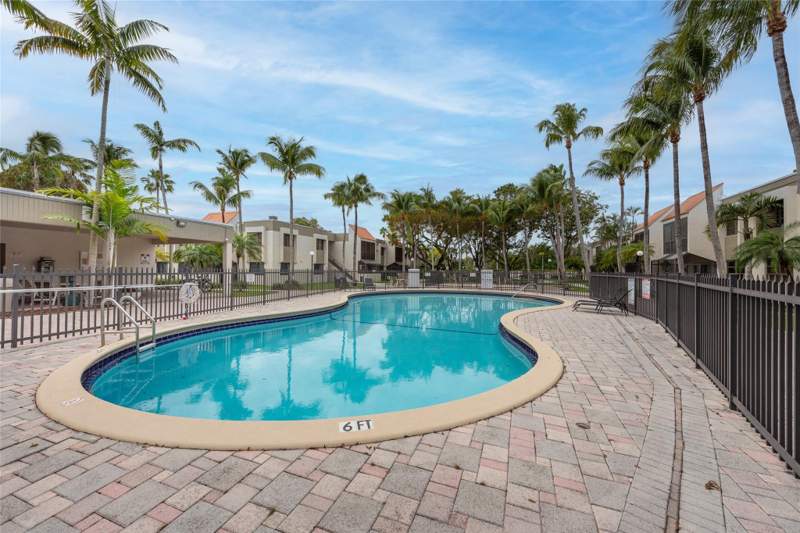 2 bedroom Condominium at 7925 SW 104th Street 203E, Venetian Palms Condo, Miami — photo 4