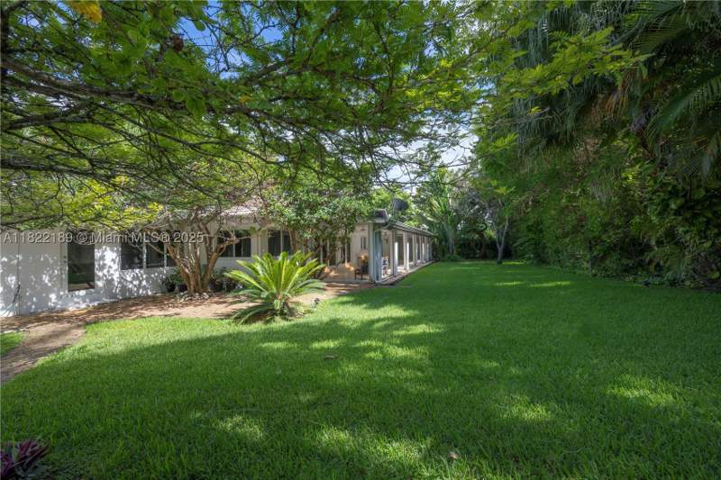 5 bedroom SingleFamilyResidence at 13200 SW 59th Ave, Cutler Bay Estates, Pinecrest — photo 4