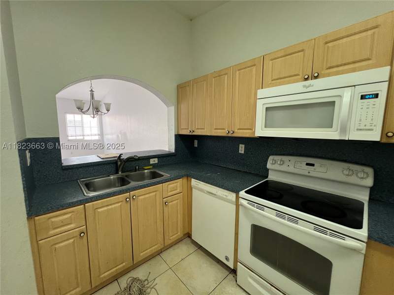 2 bedroom Condominium at 1250 SE 28th Ct 203, Venetia Gardens Condo, Homestead — photo 4