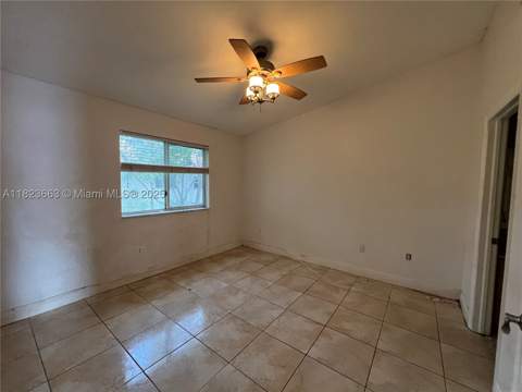 1250 SE 28th Ct 203, Homestead FL - photo 8 of 11