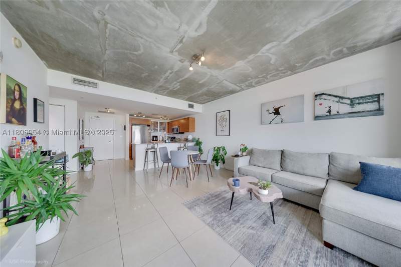 1 bedroom Condominium at 3250 NE 1st Ave 1007, Midblock Miami Condo, Miami — photo 5