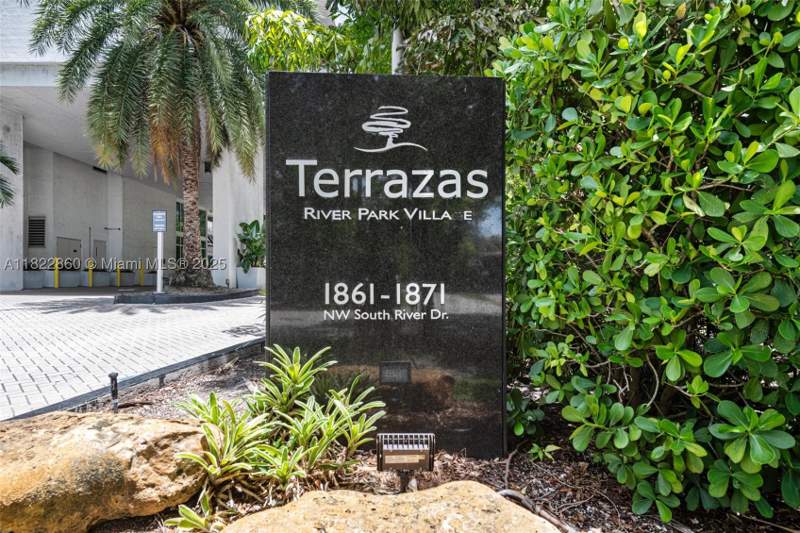 2 bedroom Condominium at 1861 NW S River Dr Ph-01, Terrazas RiverPark Village, Miami — photo 3