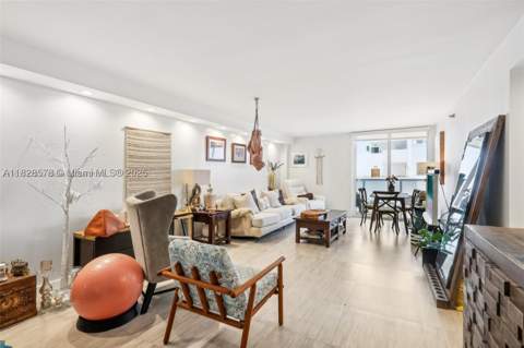 2401 Collins Ave 1011, Miami Beach FL - photo 12 of 14