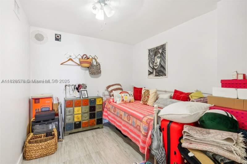 2 bedroom Condominium at 2401 Collins Ave 1011, The Riviera Condo, Miami Beach — photo 5