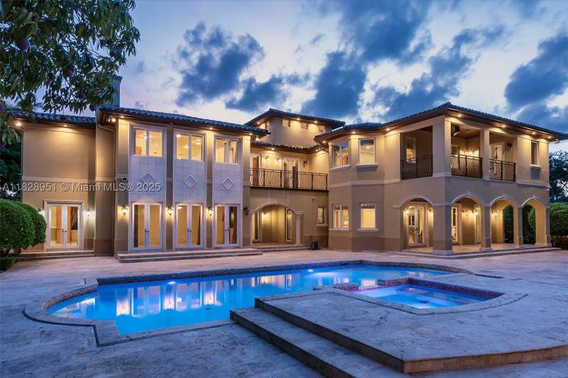 6 bedroom SingleFamilyResidence at 10851 SW 63rd Ave, Rimoldi, Pinecrest — photo 3