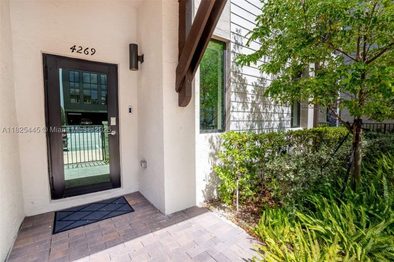 3 bedroom Townhouse at 4269 NW 83rd Path, Downtown Doral South Phas, Doral — photo 2