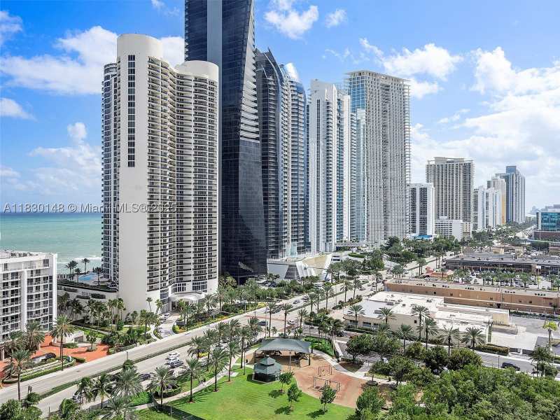 3 bedroom Condominium at 210 174th St 2005, Winston Towers 600 Condo, Sunny Isles Beach — photo 1