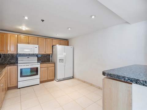 210 174th St 2005, Sunny Isles Beach FL - photo 10 of 51
