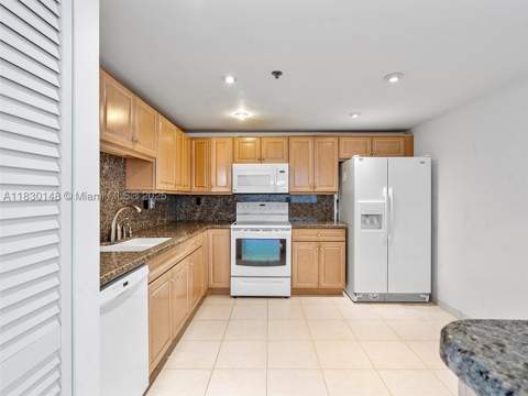 210 174th St 2005, Sunny Isles Beach FL - photo 11 of 51