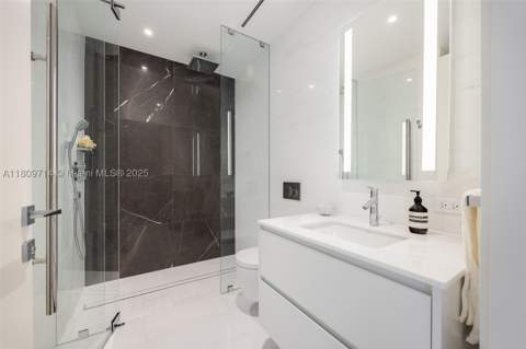 300 Biscayne Blvd Way 5205W, Miami FL - photo 18 of 40