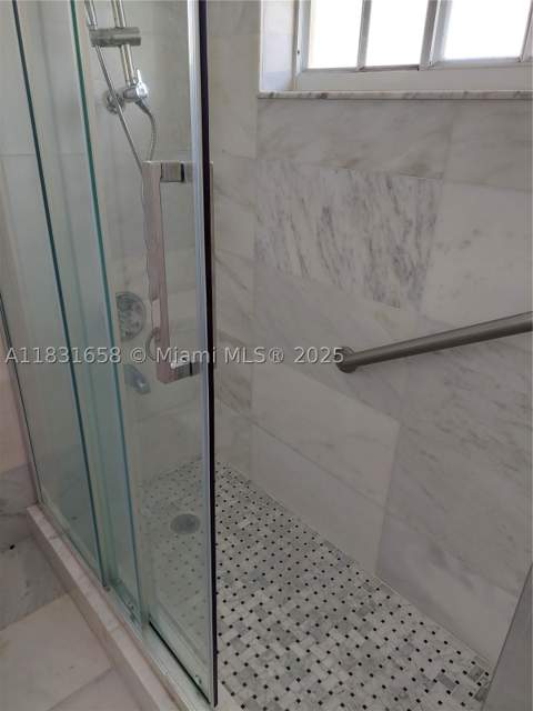 2403 W 76th St 203, Hialeah FL - photo 7 of 14