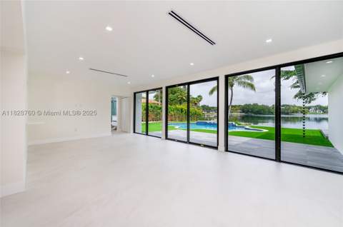 7101 E Troon Cir, Miami Lakes FL - photo 18 of 42