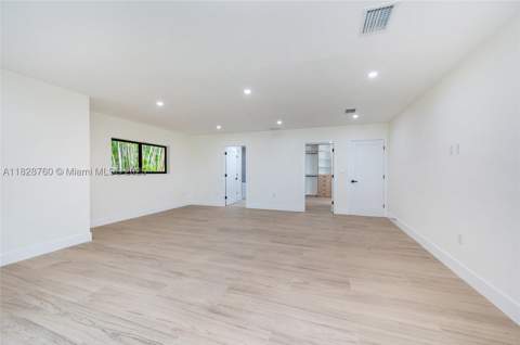 7101 E Troon Cir, Miami Lakes FL - photo 22 of 42