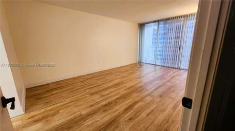 18051 Biscayne Blvd 1705, Aventura FL - photo 12 of 37