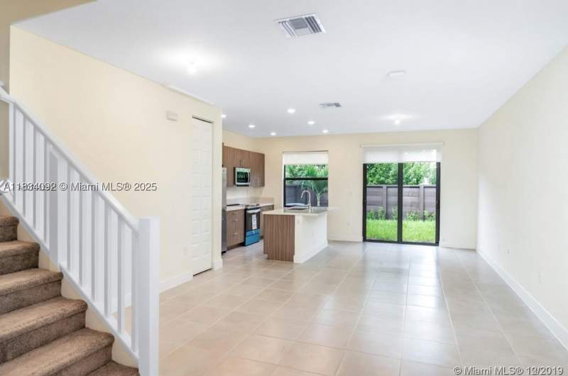 3 bedroom Townhouse at 15842 NW 91 Ct 15842, Satori Dunnwoody Lake, Miami Lakes — photo 2
