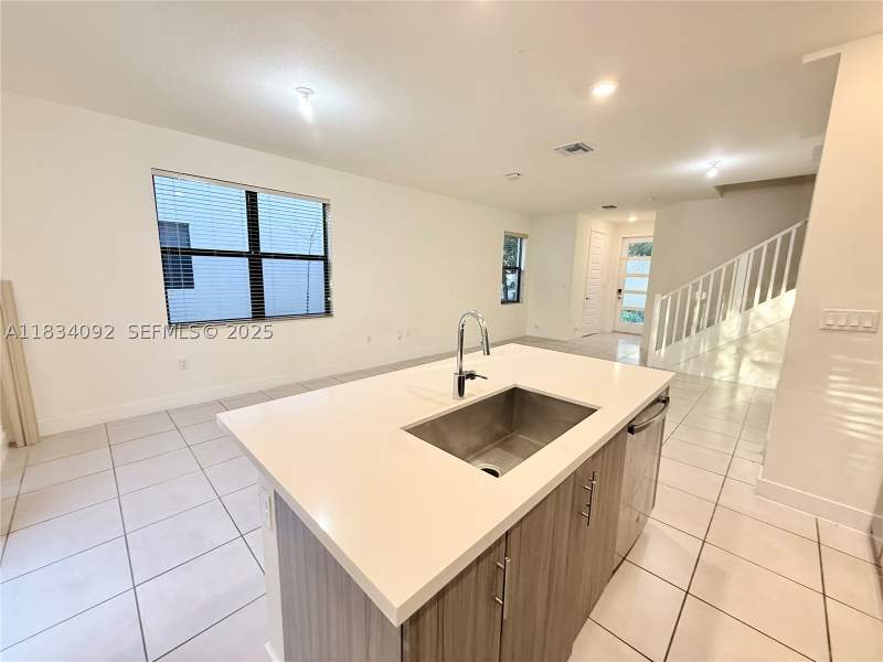 3 bedroom Townhouse at 15842 NW 91 Ct 15842, Satori Dunnwoody Lake, Miami Lakes — photo 4