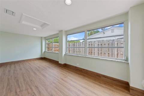 2071 NE 180th Street, North Miami Beach FL - photo 16 of 40