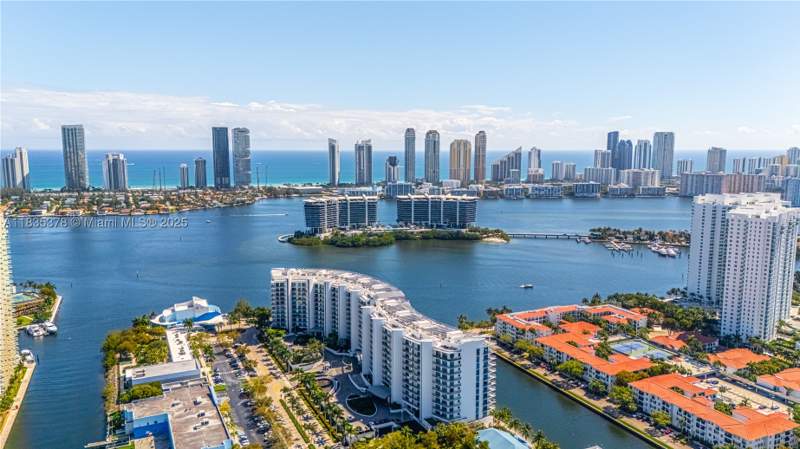 4 bedroom Condominium at 3250 NE 188th St Lph02, Echo Aventura, Aventura — photo 2