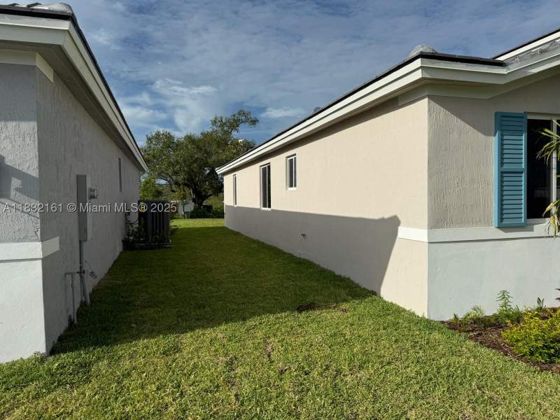 4 bedroom SingleFamilyResidence at 1828 NE 1st St, Miami Land And Developmen, Homestead — photo 3