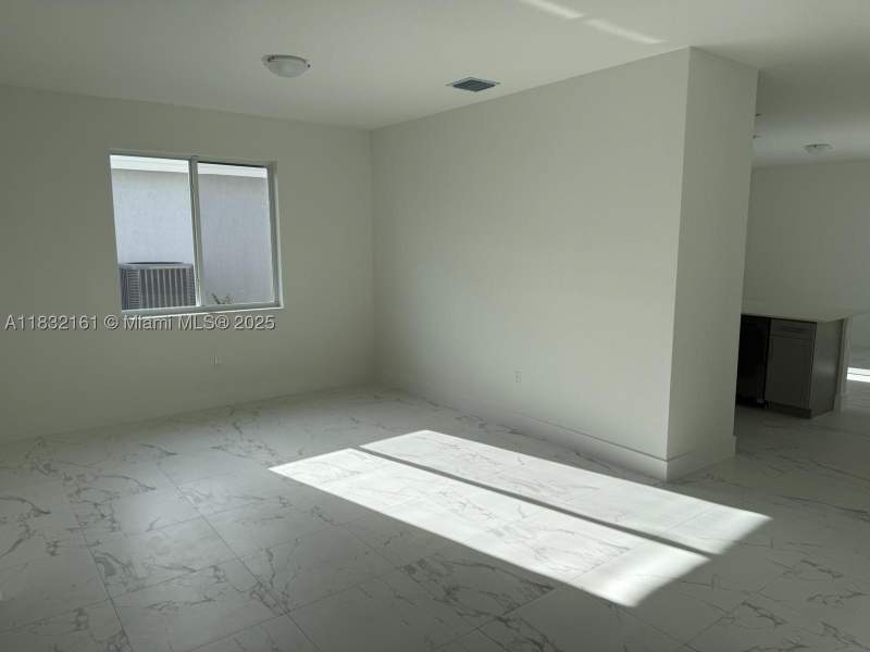 4 bedroom SingleFamilyResidence at 1828 NE 1st St, Miami Land And Developmen, Homestead — photo 5