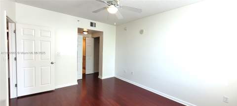 2000 N Bayshore Dr 509, Miami FL - photo 20 of 95