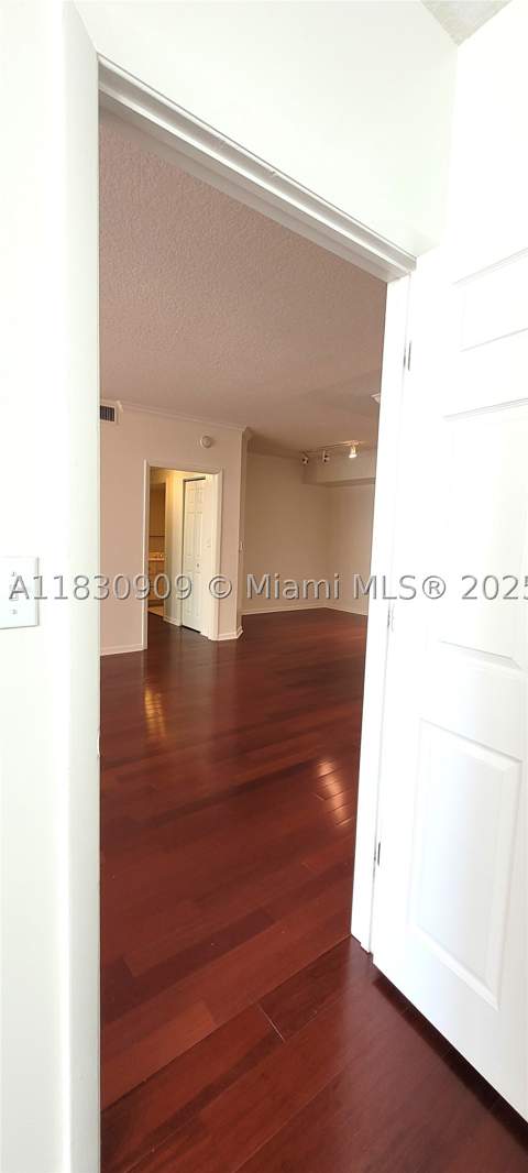 2000 N Bayshore Dr 509, Miami FL - photo 21 of 95