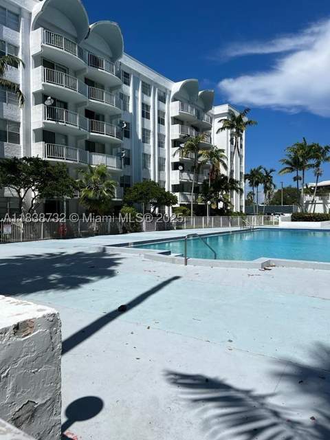 498 NW 165th St Rd D-407, Miami FL - photo 13 of 17