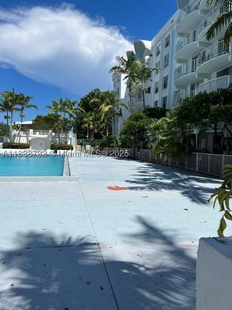 498 NW 165th St Rd D-407, Miami FL - photo 14 of 17