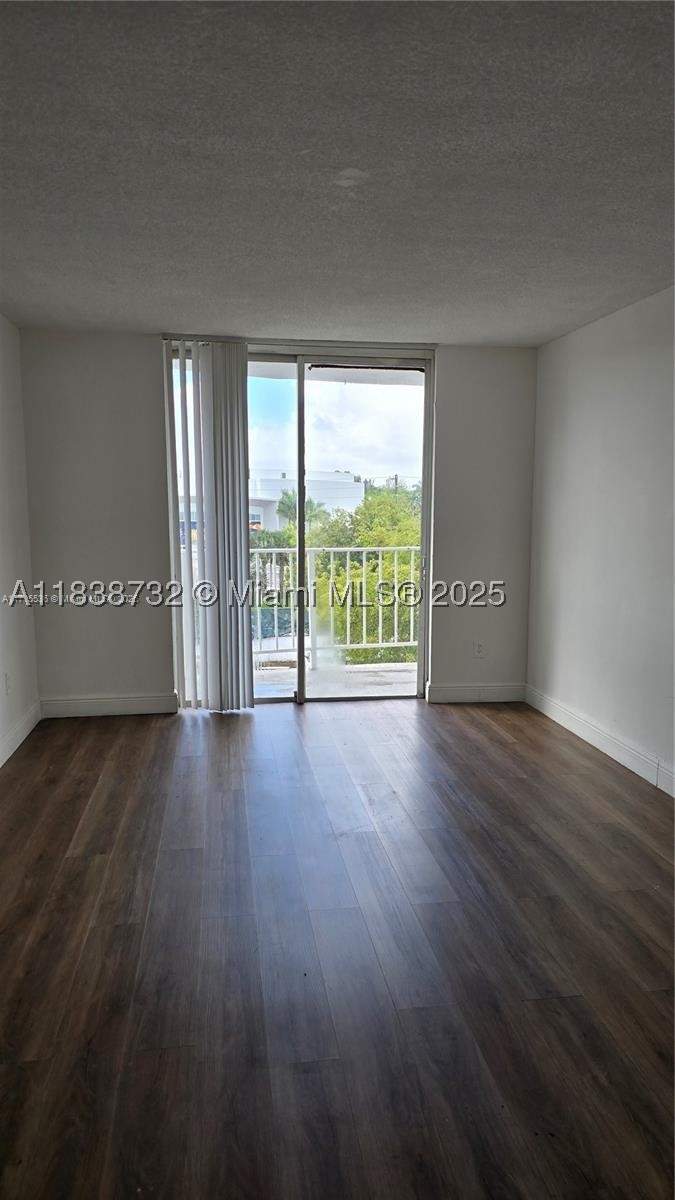 1 bedroom Condominium at 498 NW 165th St Rd D-407, Montecarlo Condo, Miami — photo 3