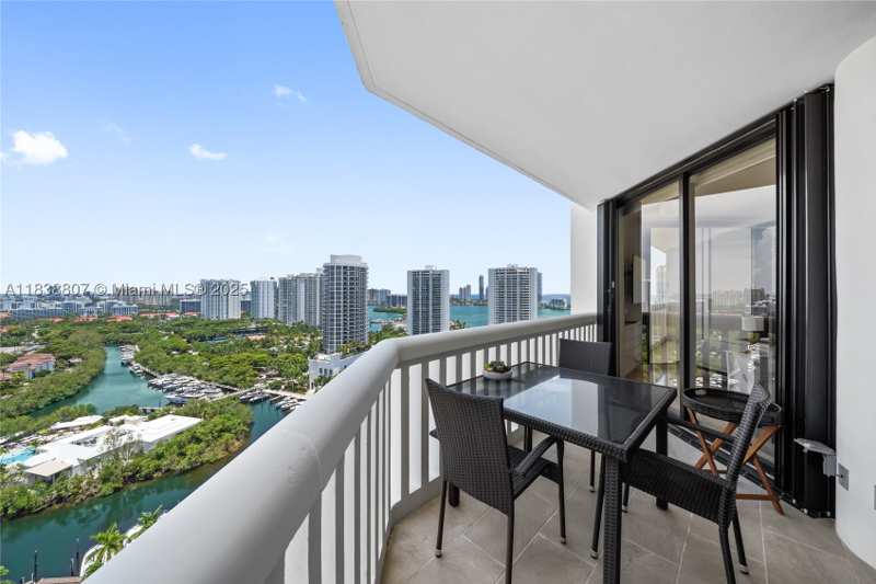 3 bedroom Condominium at 2000 Island Blvd 2409, 2000 Isl Blvd Williams Is, Aventura — photo 1