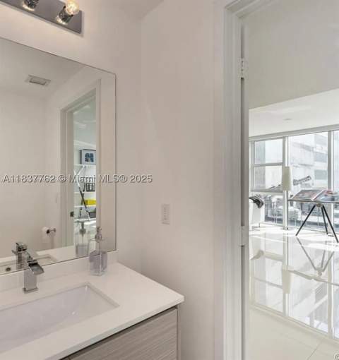 600 NE 27th St 105, Miami FL - photo 12 of 19