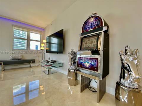 19900 E Country Club Dr 1220, Aventura FL - photo 9 of 24