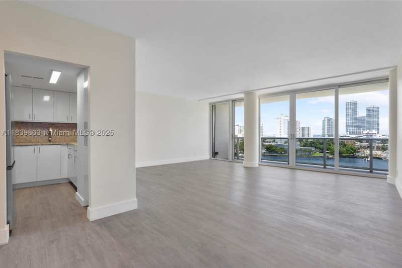 0 bedroom Condominium at 900 Bay Dr 718+Dock Slip available, King Cole Condo, Miami Beach — photo 1