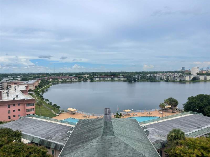 2 bedroom Condominium at 1401 NE Miami Gardens Drive 988, Fifth Morning, Miami — photo 4