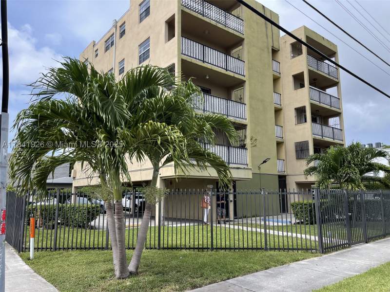 2 bedroom Condominium at 1312 NW 4th St 501, Orange Manor Condo, Miami — photo 2