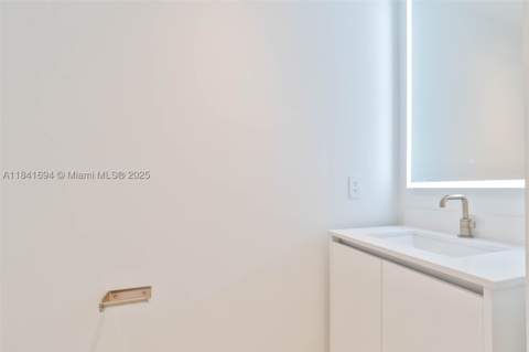 700 NE 24 St 5005, Miami FL - photo 13 of 31