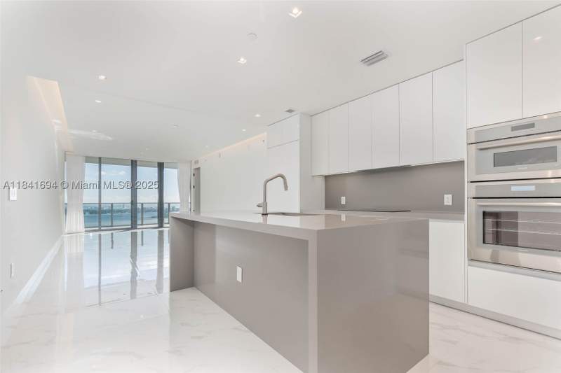 3 bedroom Condominium at 700 NE 24 St 5005, Aria Reserve Miami South T, Miami — photo 2
