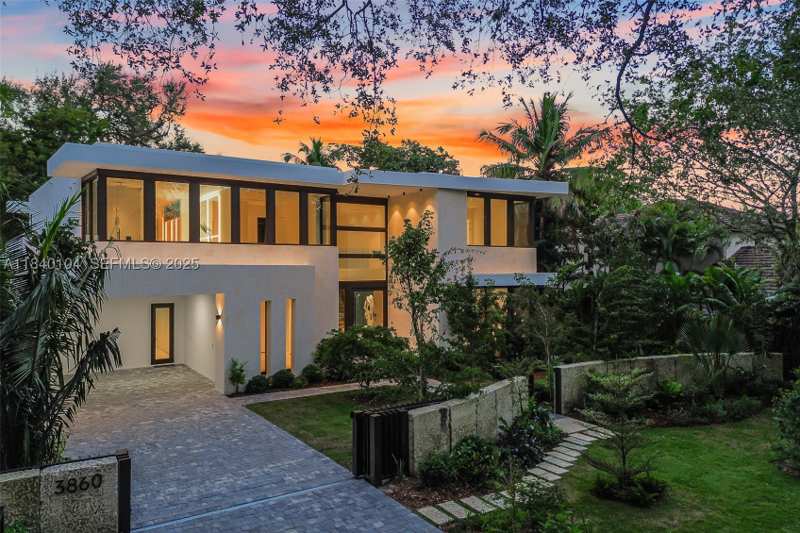 7 bedroom SingleFamilyResidence at 3860 Little Ave, Ye Little Wood Estates, Miami — photo 1