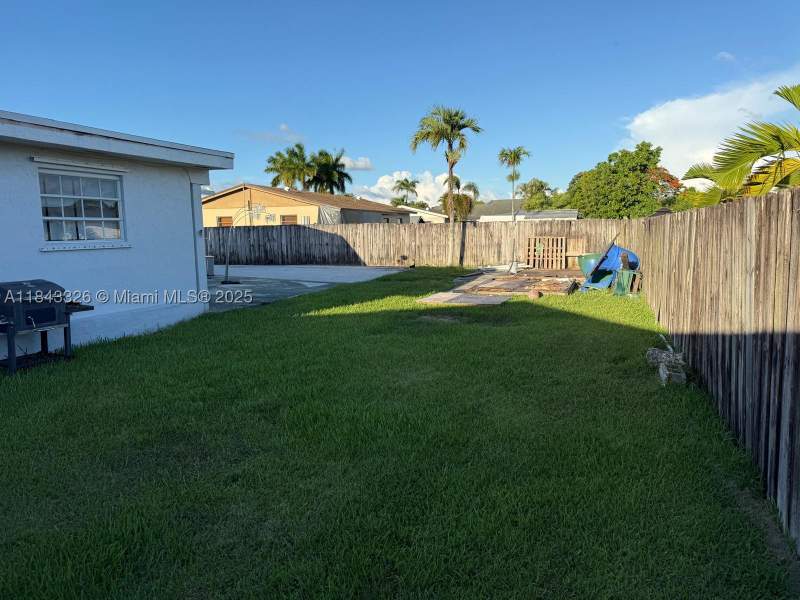 3 bedroom SingleFamilyResidence at 15400 SW 305th St, 21st Century Homes 4th SE, Homestead — photo 3