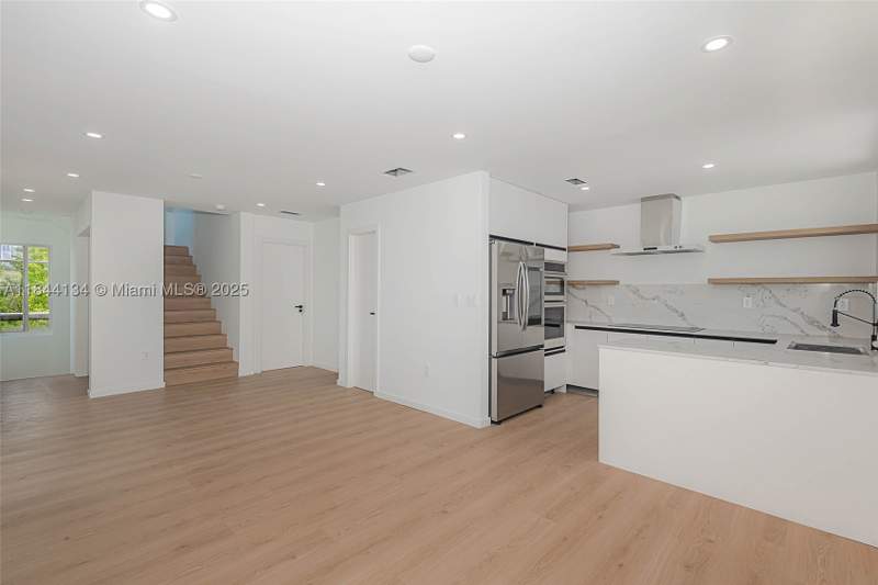 4 bedroom Townhouse at 1975 Calais Dr 1, Normandy Waterway Sub, Miami Beach — photo 3