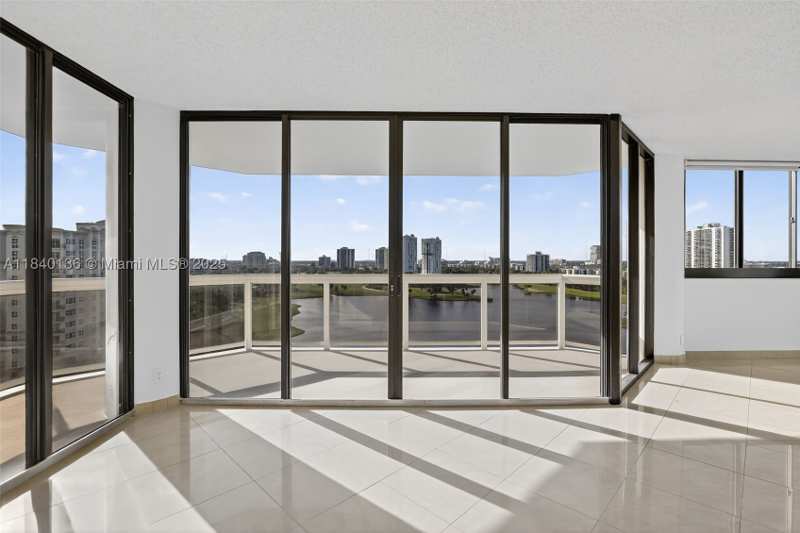 2 bedroom Condominium at 20185 E Country Club Dr 1406, The Landmark Condo, Aventura — photo 1