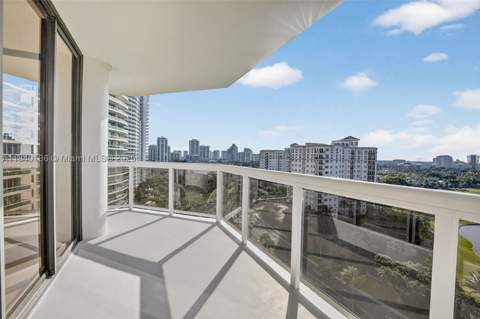 20185 E Country Club Dr 1406, Aventura FL - photo 7 of 42