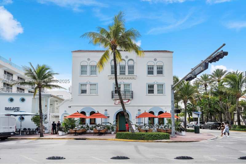1 bedroom Condominium at 1060 Ocean Dr D303, The Strand On Ocean Drive, Miami Beach — photo 1
