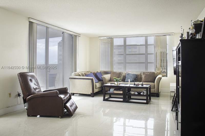 2 bedroom Condominium at 2780 NE 183rd St 1001, Commodore Plaza Condo, Aventura — photo 5