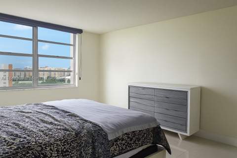 2780 NE 183rd St 1001, Aventura FL - photo 9 of 16