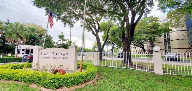 2 bedroom Condominium at 7035 NW 186th Street D-111, Las Brisas at country, Hialeah — photo 1