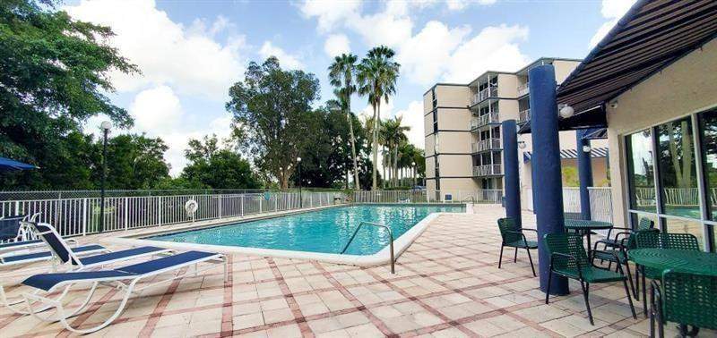 2 bedroom Condominium at 7035 NW 186th Street D-111, Las Brisas at country, Hialeah — photo 3