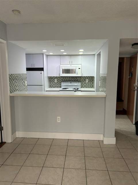 7035 NW 186th Street D-111, Hialeah FL - photo 6 of 16