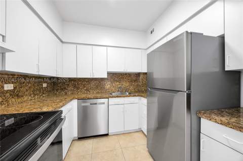 7441 Wayne Ave 15E, Miami Beach FL - photo 6 of 29