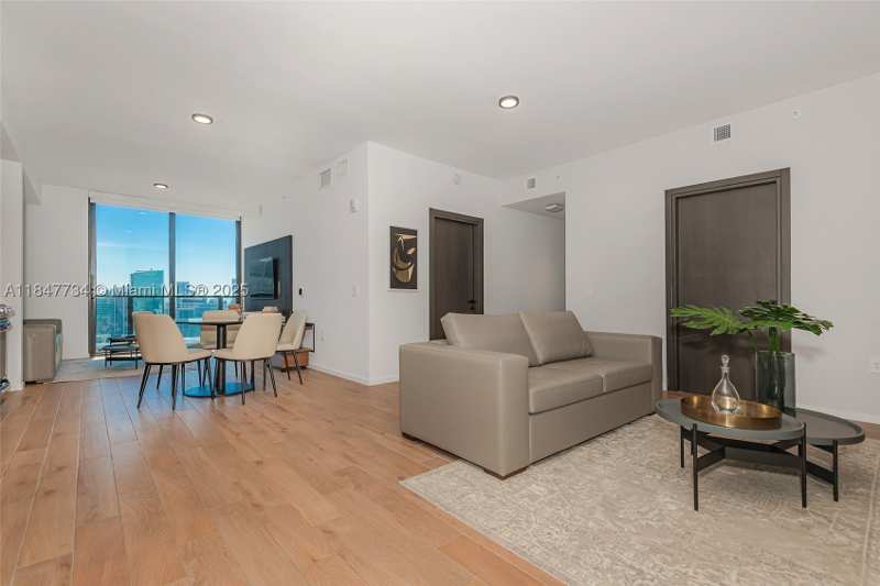 2 bedroom Condominium at 398 NE 5th St 4417, Map Of Miami Dade Co. FL., Miami — photo 1